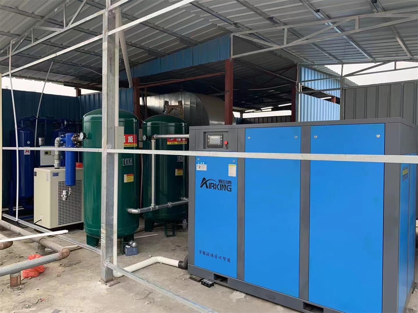 風(fēng)石機(jī)械：厲害啦word天，兩級(jí)壓縮螺桿空壓機(jī)有哪些優(yōu)勢(shì)特點(diǎn)